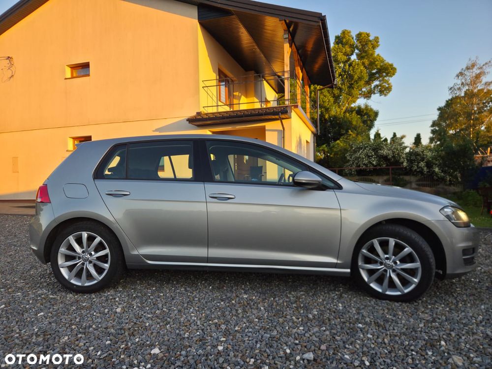 Volkswagen Golf - 8