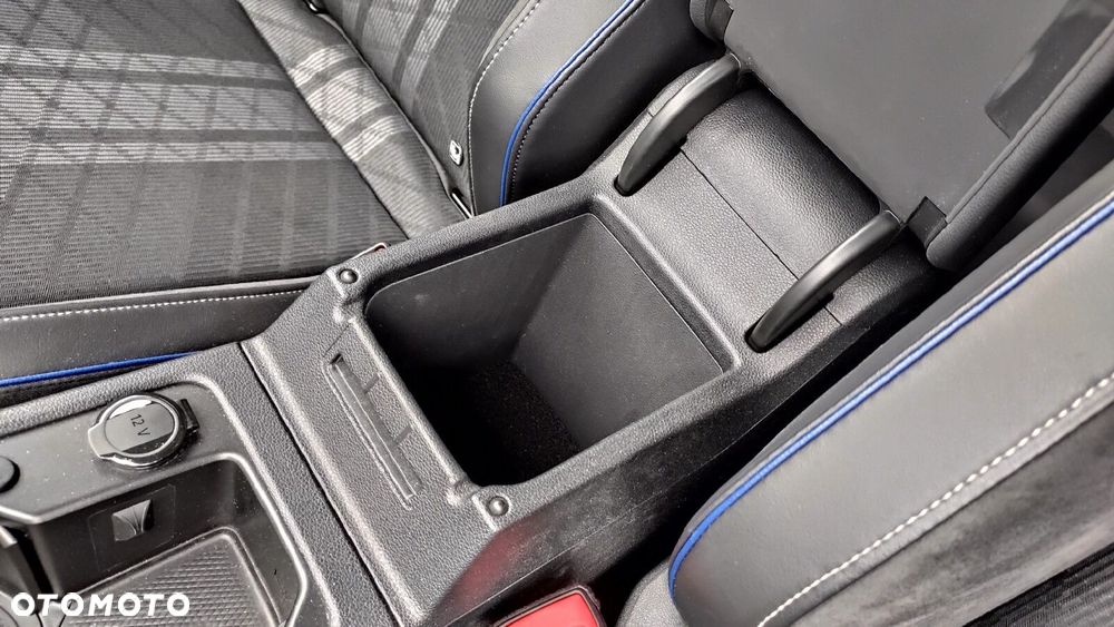 Volkswagen Golf - 35