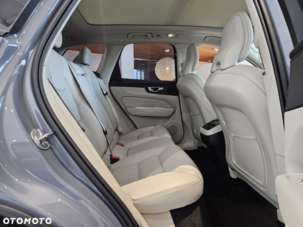 Volvo XC 60 - 30