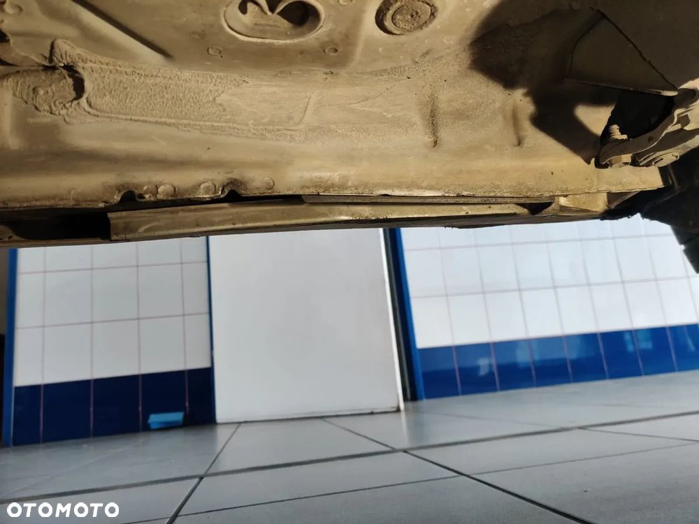 Toyota Corolla Verso 1.6 Sol - 16
