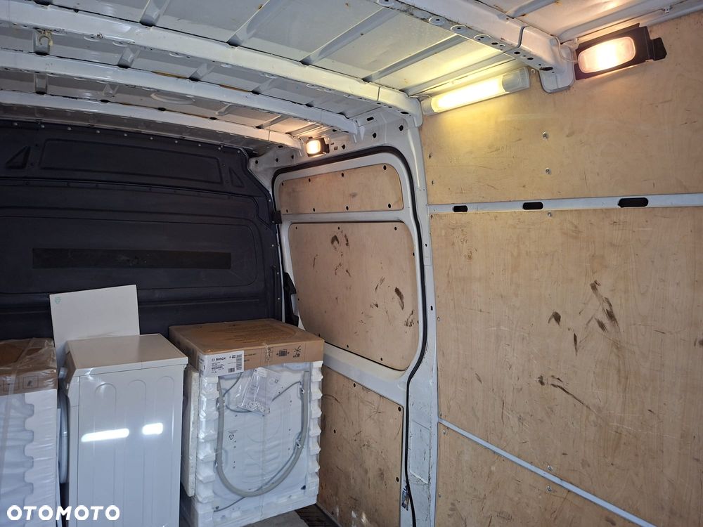 Mercedes-Benz SPRINTER - 24