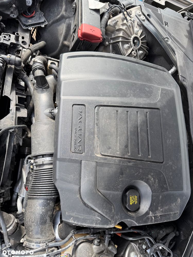 Jaguar XF P250 HSE - 18