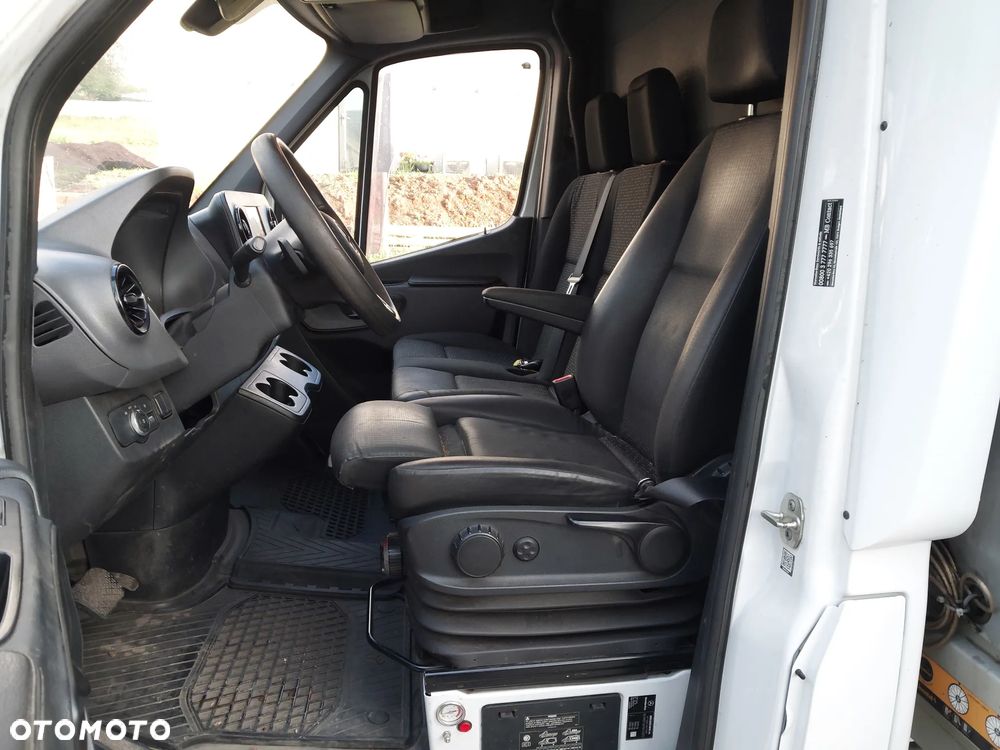 Mercedes-Benz Sprinter 319 V6 3.0 - 8