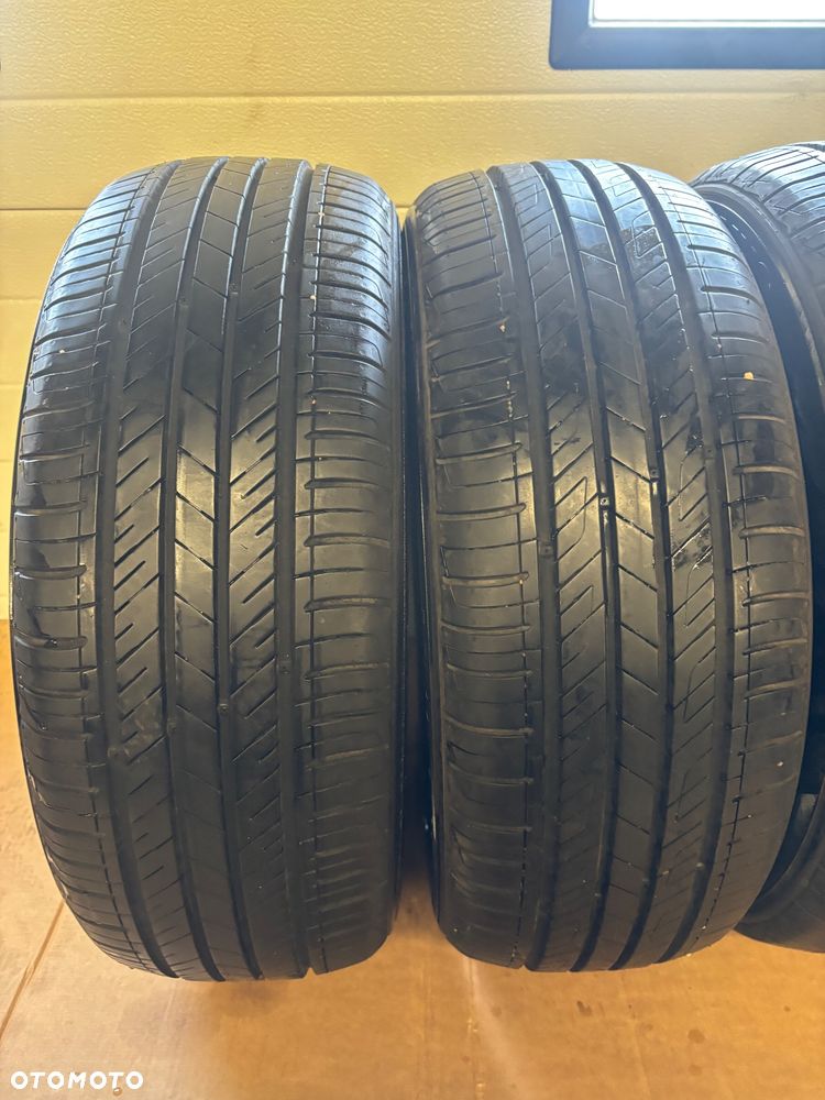 4x Opony letnie Kumho Solus Hs63 215/55/17 24r - 2