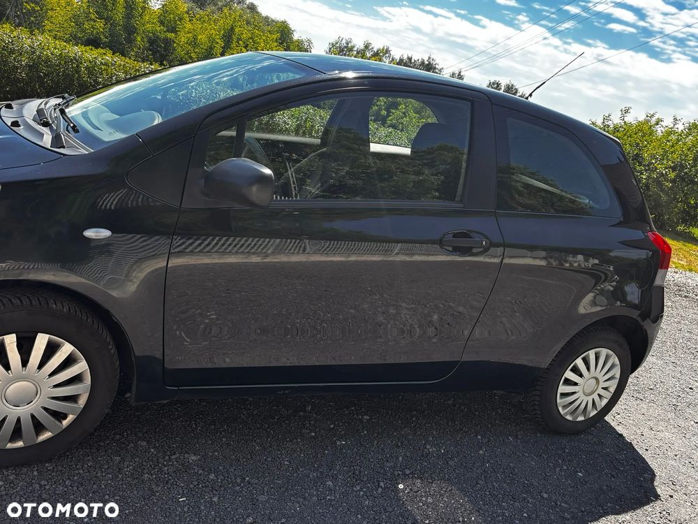 Toyota Yaris 1.0 Luna A/C - 3