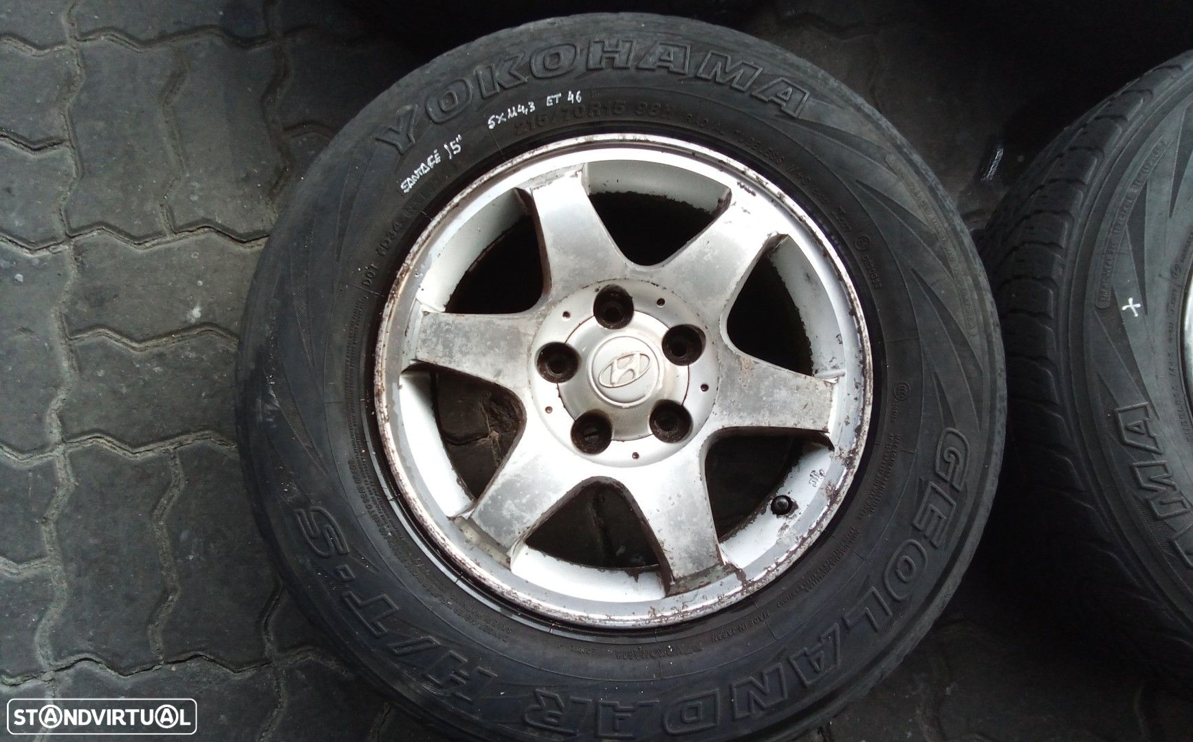 Jantes HYUNDAI SANTA FÉ R15 com pneus 215/70 furação 5x114.3 - 6