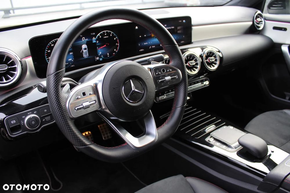 Mercedes-Benz Klasa A 180 AMG Line 7G-DCT - 12