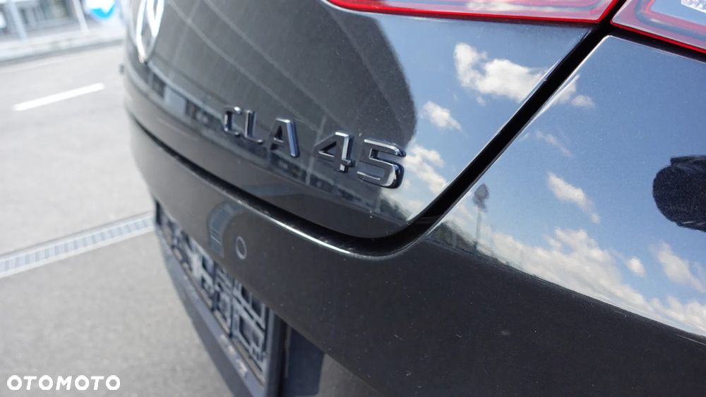 Mercedes-Benz CLA AMG 45 4-Matic 8G-DCT - 12