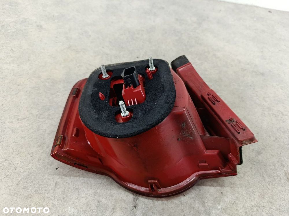 LAMPA TYLNA PRAWA VW PASSAT B6 3C5945096C SEDAN - 10