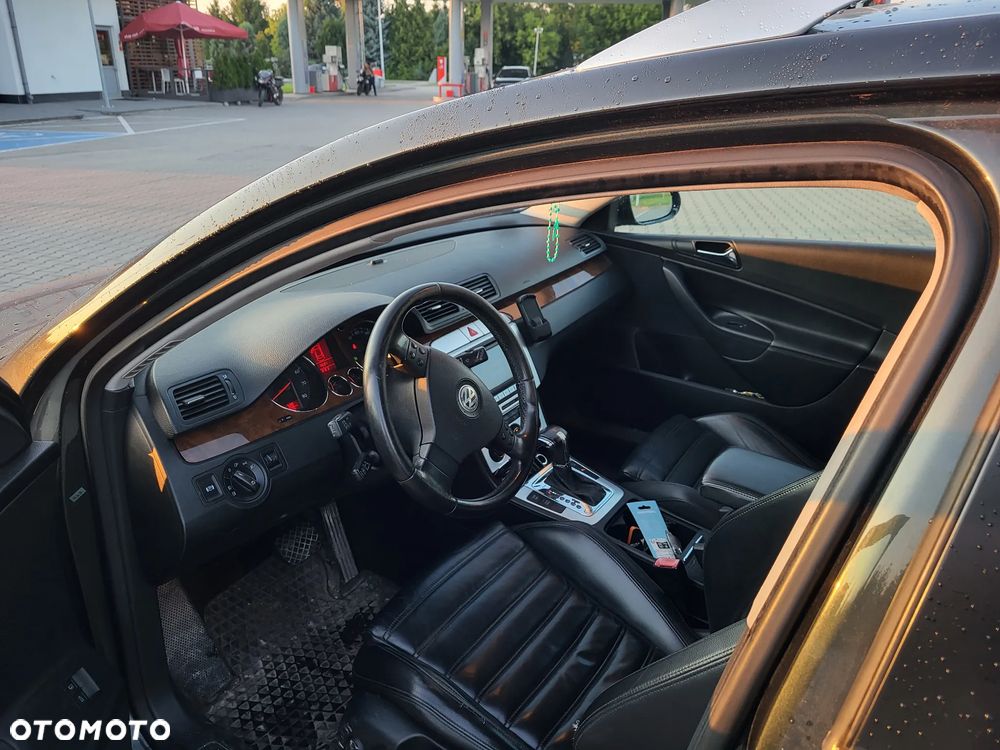 Volkswagen Passat 3.2 V6 FSI 4Motion DSG Highline - 9
