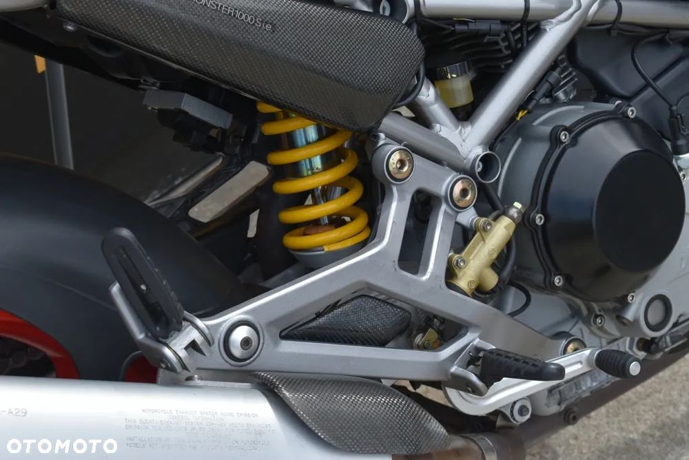 Ducati Monster - 35