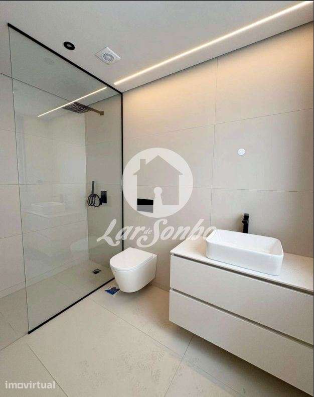 Apartamento T1, novo de 3 Frentes com Terraço, situado em São Cosme... - Grande imagem: 5/18
