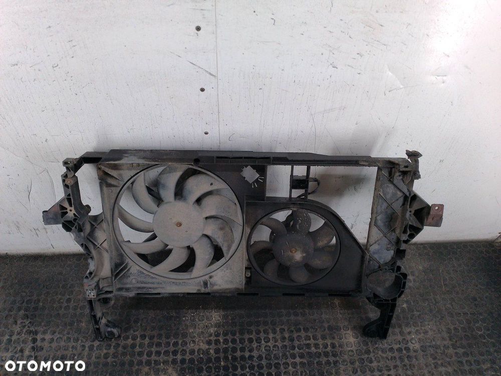 WENTYLATOR CHŁODNICY NISSAN INTERSTAR II 2.5 DCI - 7