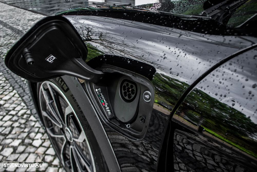 Porsche Taycan Cross Turismo 4 - 44