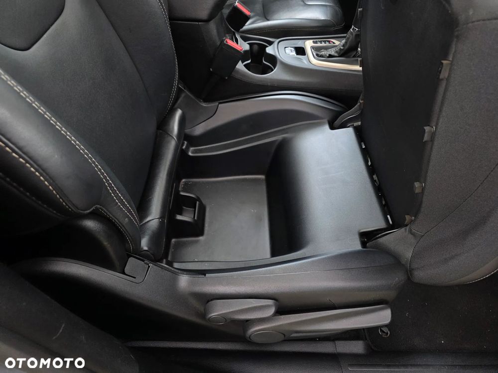 Jeep Cherokee 3.2 V6 Pentastar Active Drive I Automatik Limited - 39