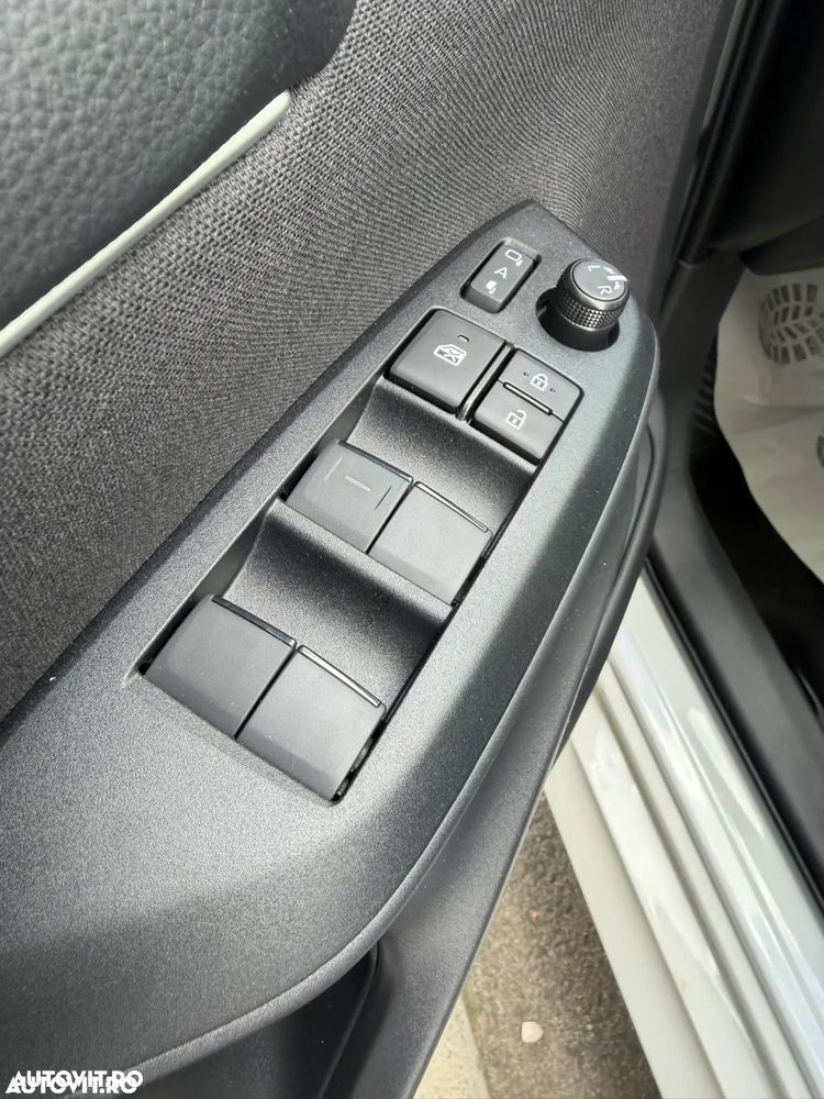 Toyota Yaris 1.5 VVT-i HSD Dynamic Plus - 6