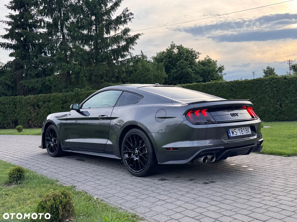 Ford Mustang 5.0 V8 GT - 10