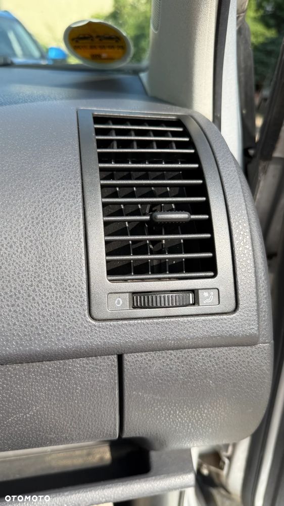 Volkswagen Polo 1.4 16V Sportline - 17