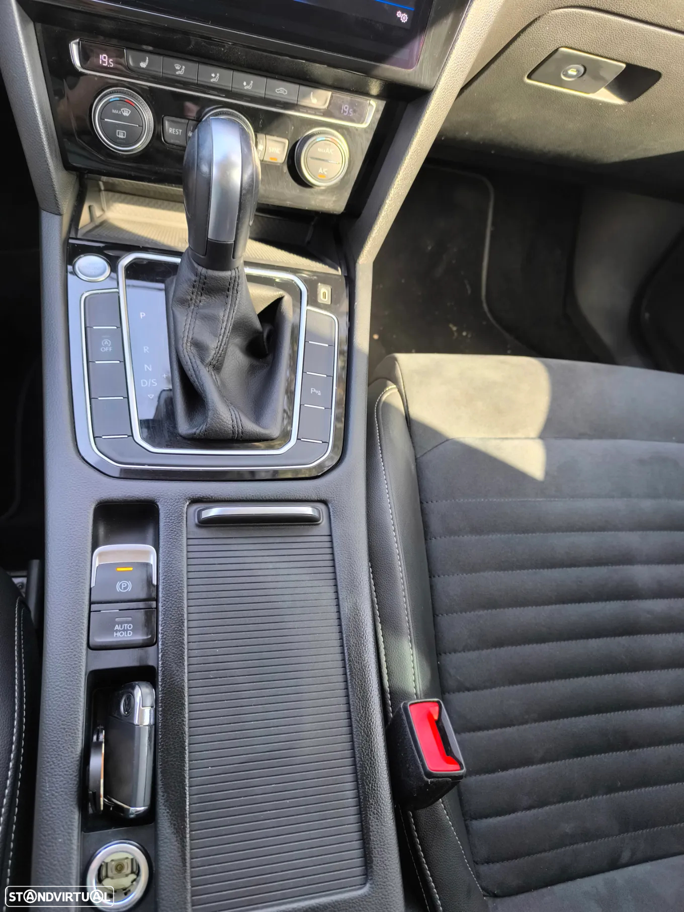 VW Passat Variant 2.0 TDi R-Line DSG - 6