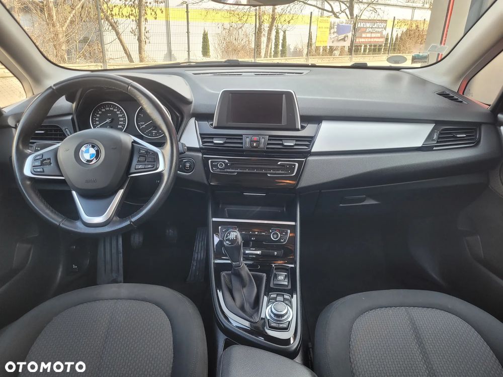 BMW Seria 2 218d - 7