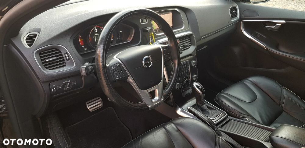 Volvo V40 D3 Geartronic RDesign - 10