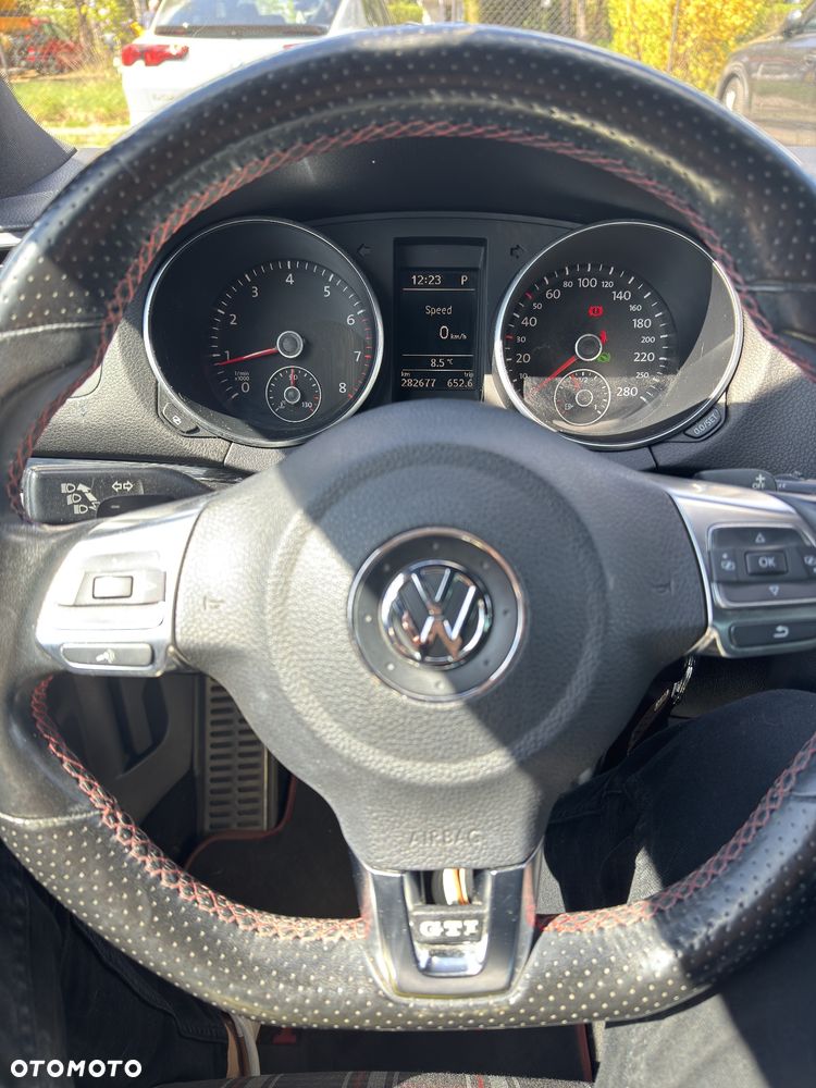 Volkswagen Golf - 10