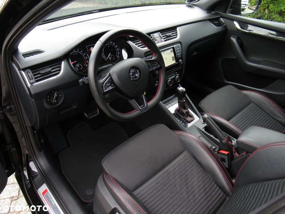Skoda Octavia 2.0 TDI DSG RS - 23