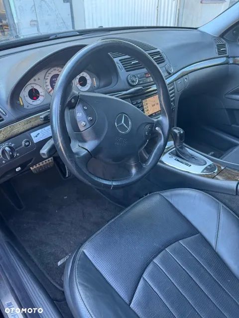 Mercedes-Benz Klasa E 55 AMG - 4