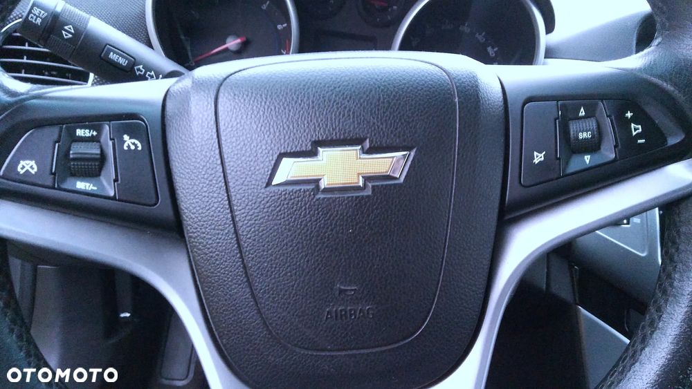 Chevrolet Cruze 1.6 LT - 12