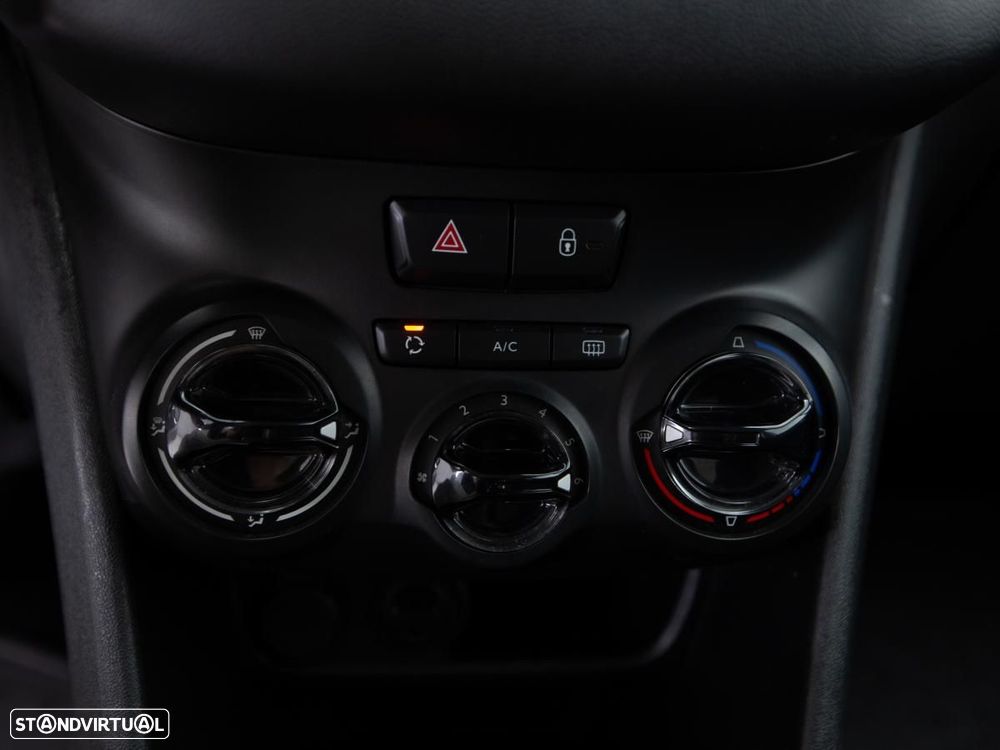 Peugeot 208 - 15