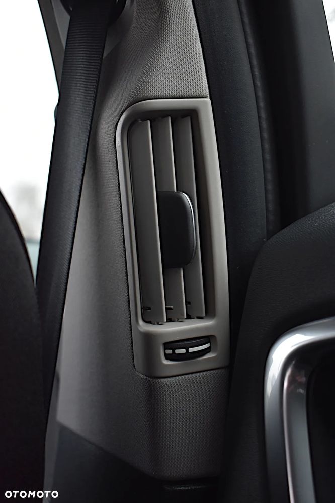 Volvo V60 DRIVe Momentum - 31