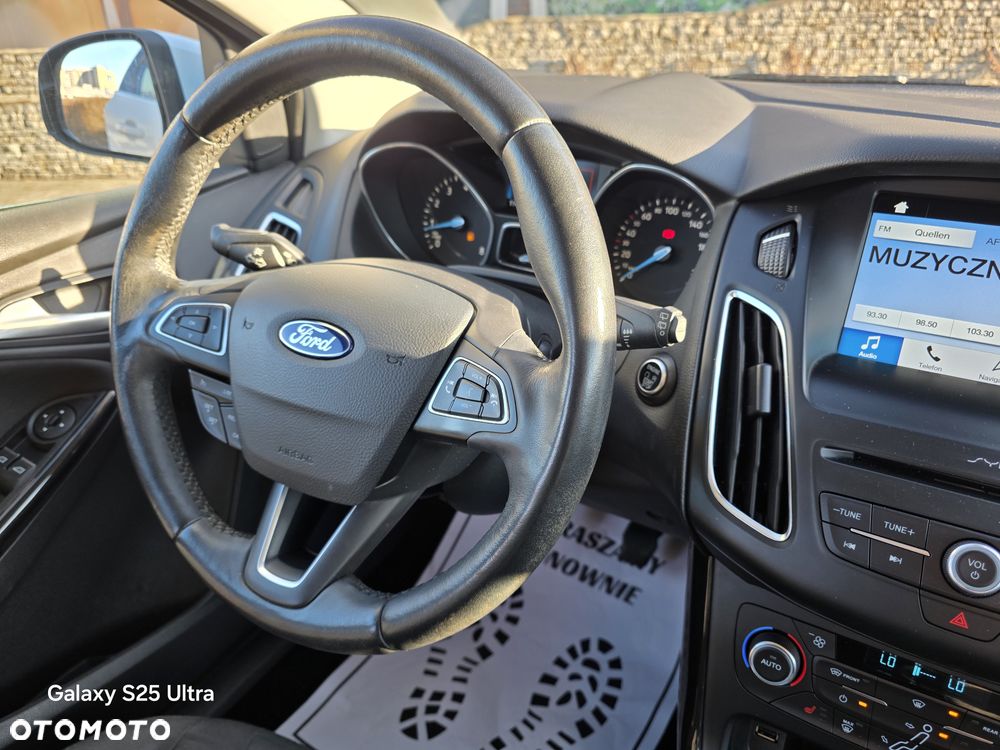 Ford Focus 1.0 EcoBoost STart-Stopp-System TITANIUM DESIGN - 28