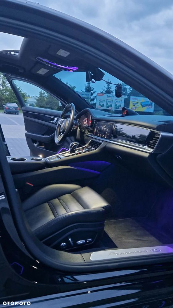 Porsche Panamera 4S - 34