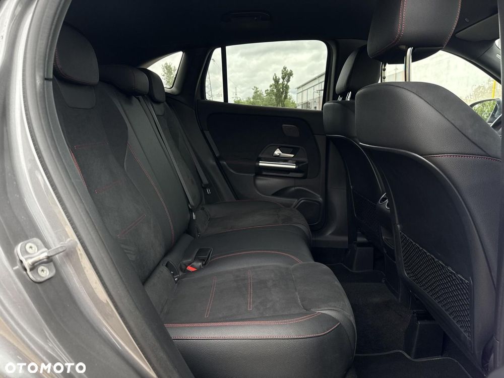 Mercedes-Benz GLA - 20