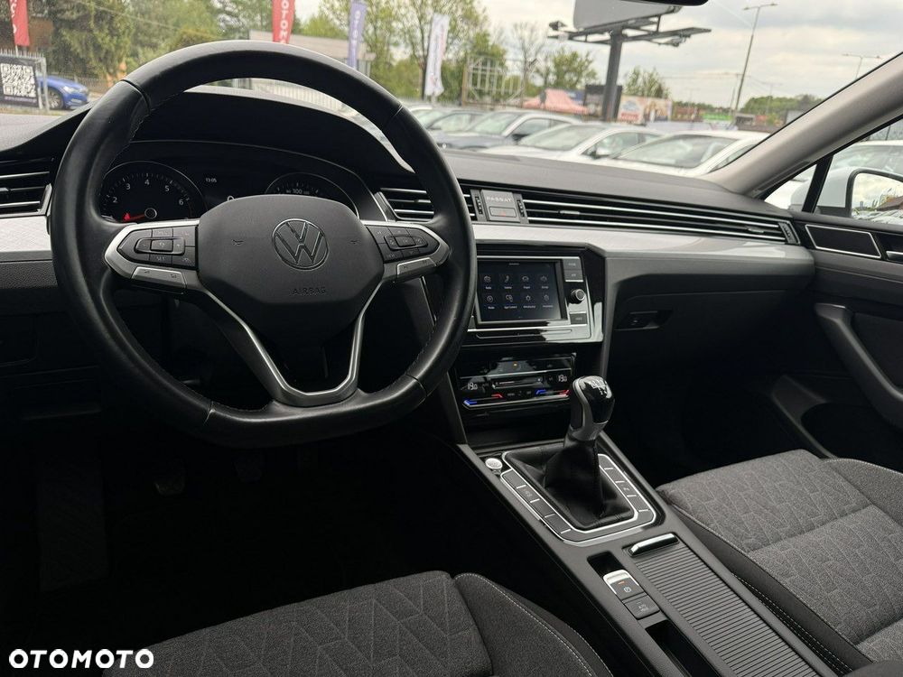 Volkswagen Passat - 15