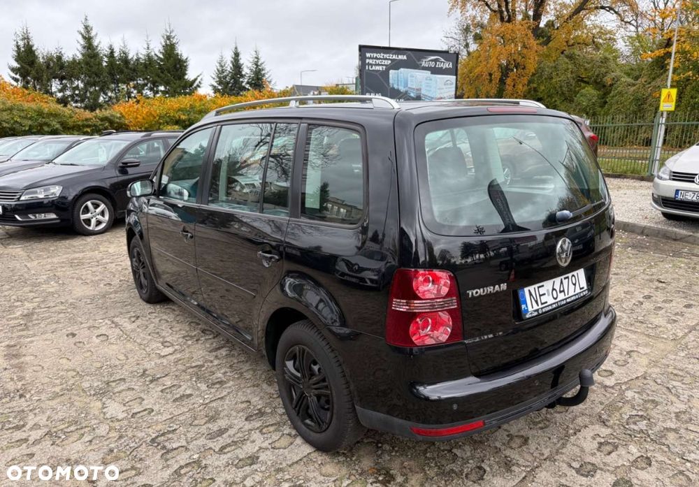 Volkswagen Touran - 9