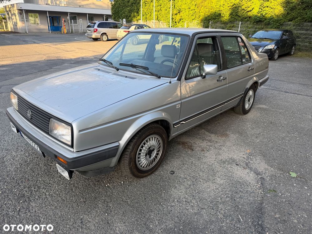 Volkswagen Jetta - 33