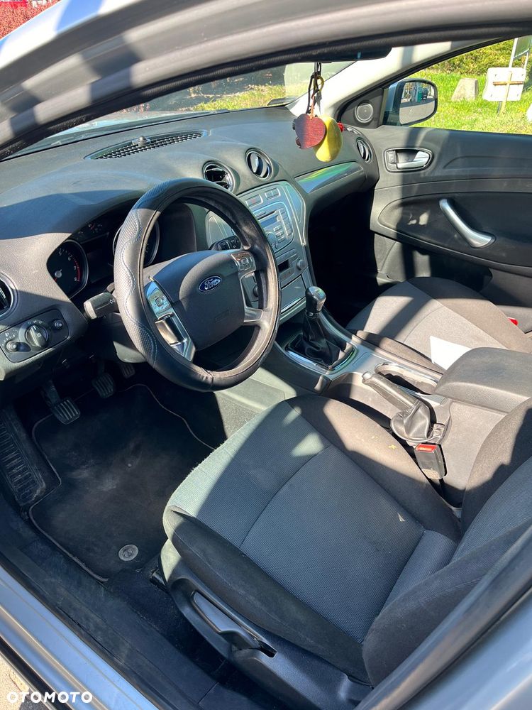 Ford Mondeo 1.6 Silver X - 30