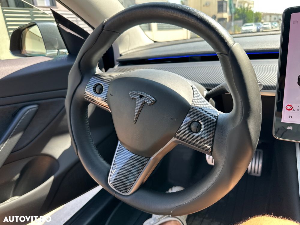 Tesla Model 3 - 24