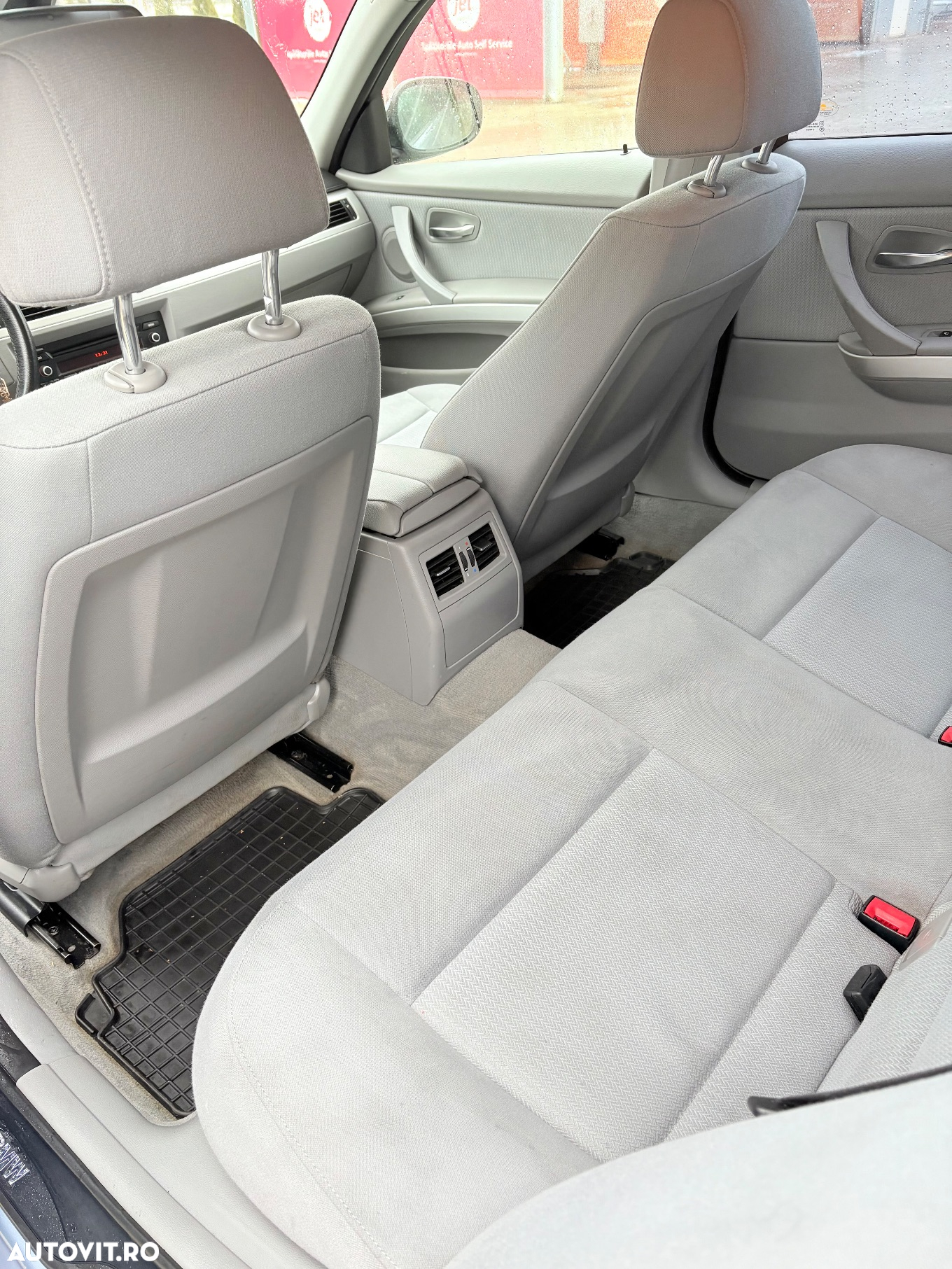 BMW Seria 3 318d - 12