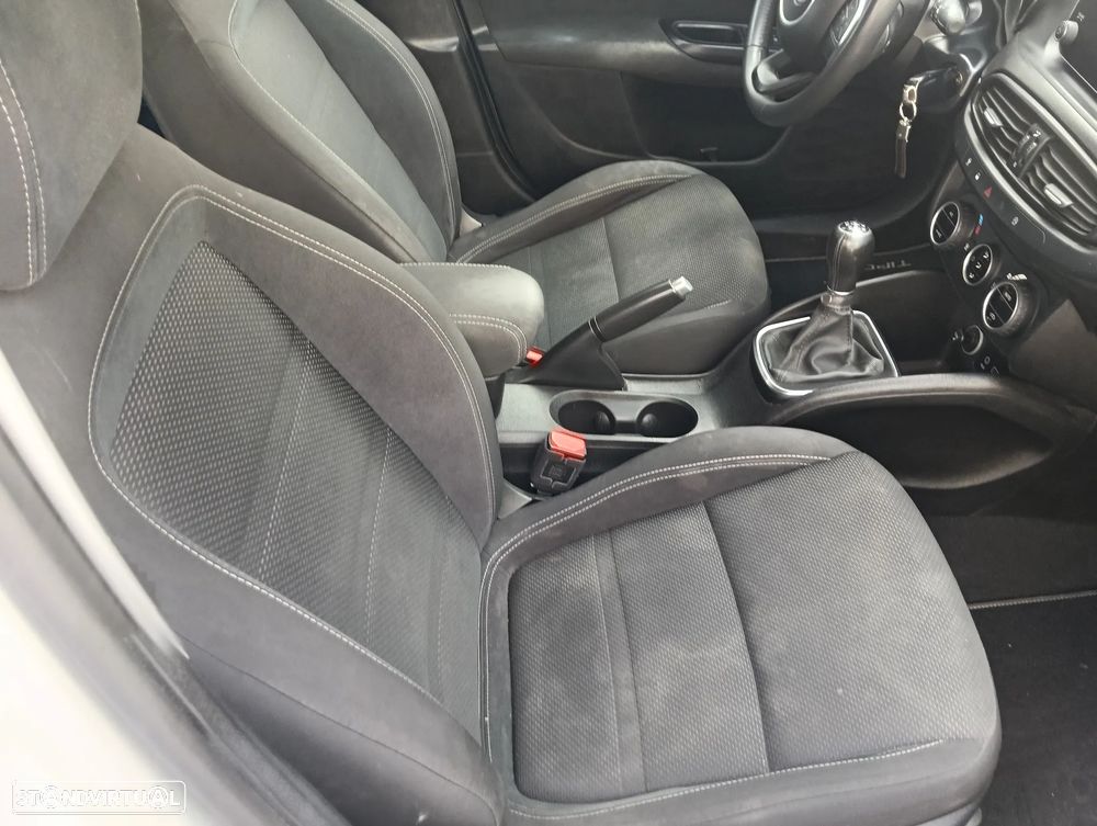 Fiat Tipo Station Wagon 1.3 M-Jet Lounge Tech J17 - 12