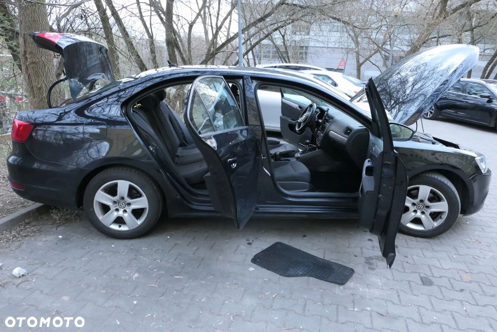 Volkswagen Jetta 1.6 TDI DPF Comfortline - 5