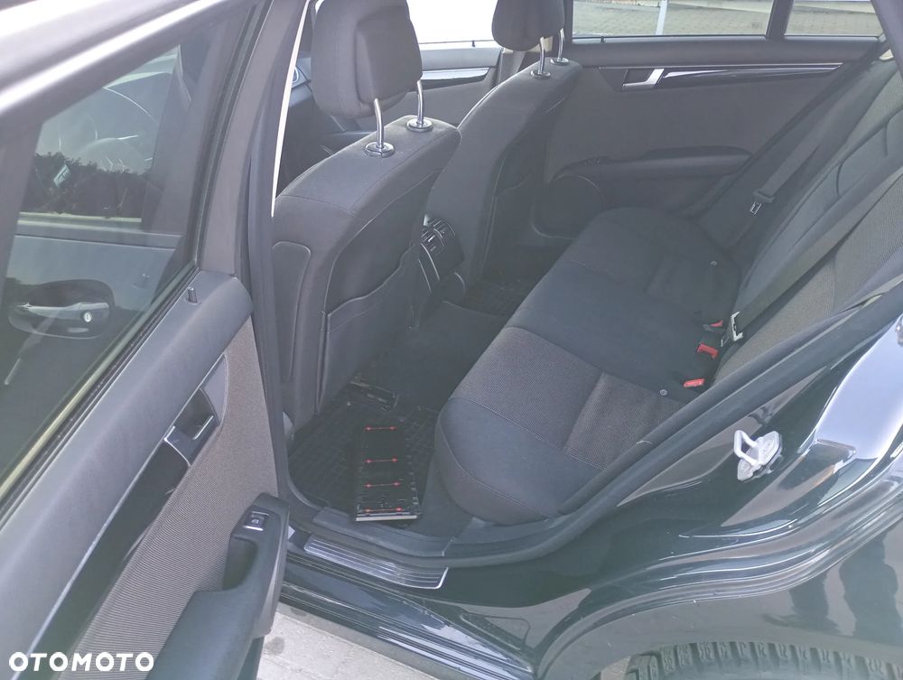 Mercedes-Benz Klasa C 220 CDI BlueEff 4-Matic Elegance - 7