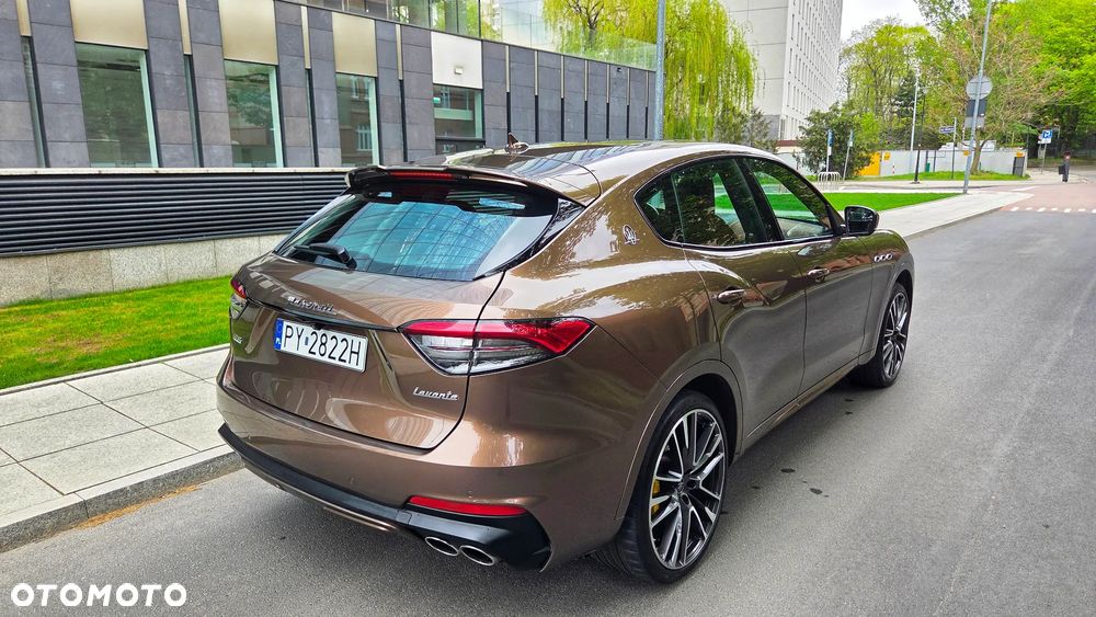 Maserati Levante GTS - 11