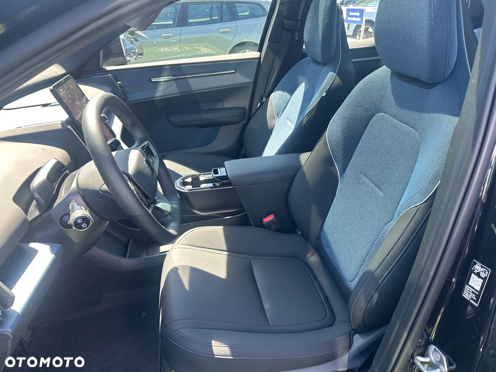 Volvo EX30 69kWh Twin Motor Ultra Black Edition - 7