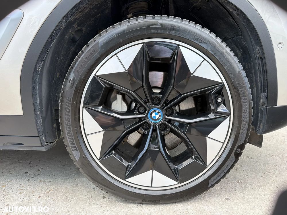 BMW iX3 Standard - 19