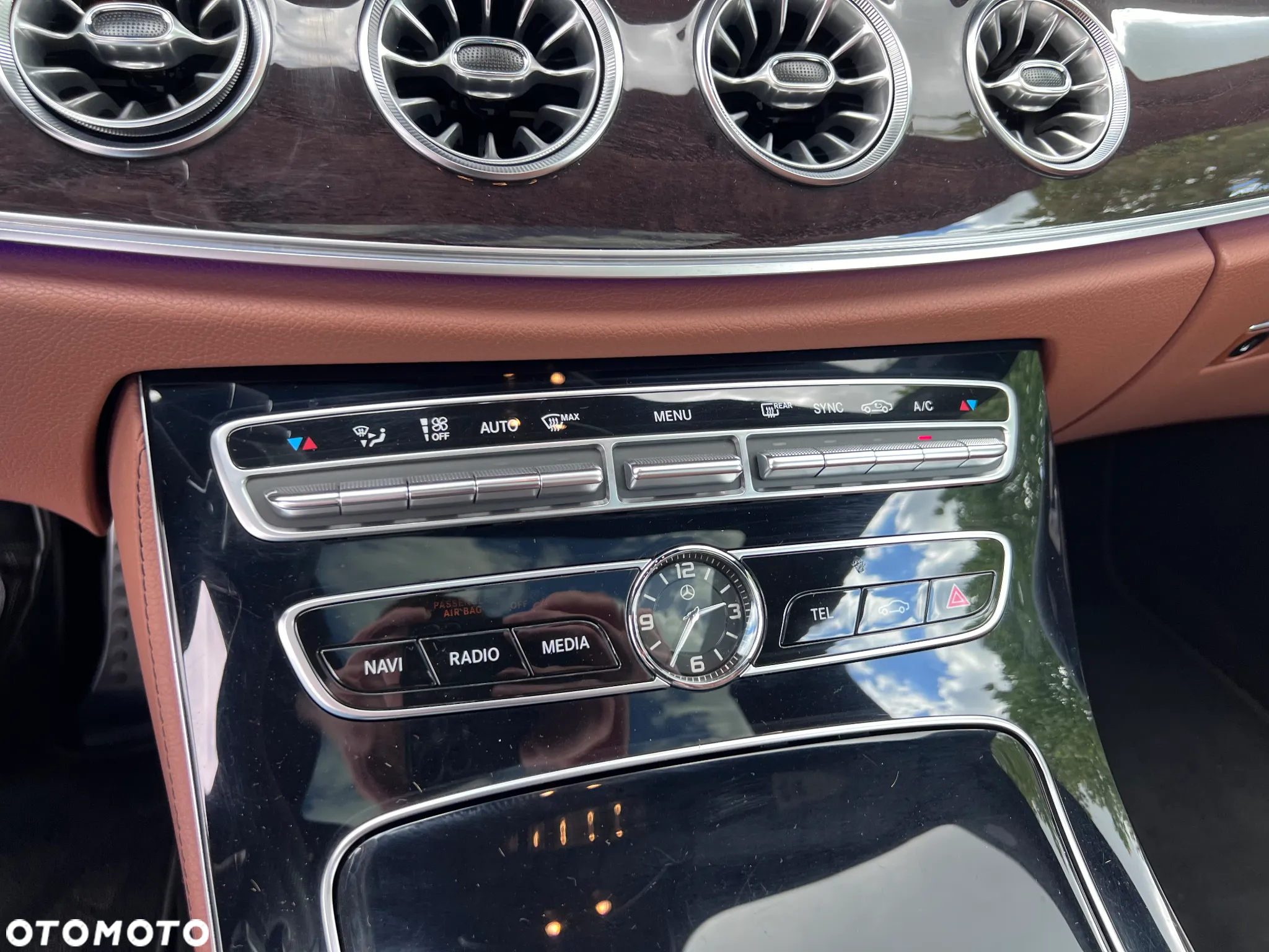 Mercedes-Benz Klasa E 400 4Matic Coupe 9G-TRONIC AMG Line - 26