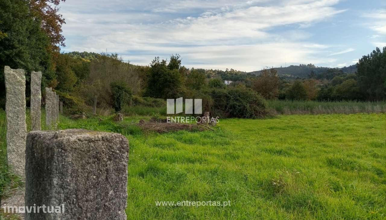 Terreno plano para venda, Cornes, Vila Nova de Cerveira