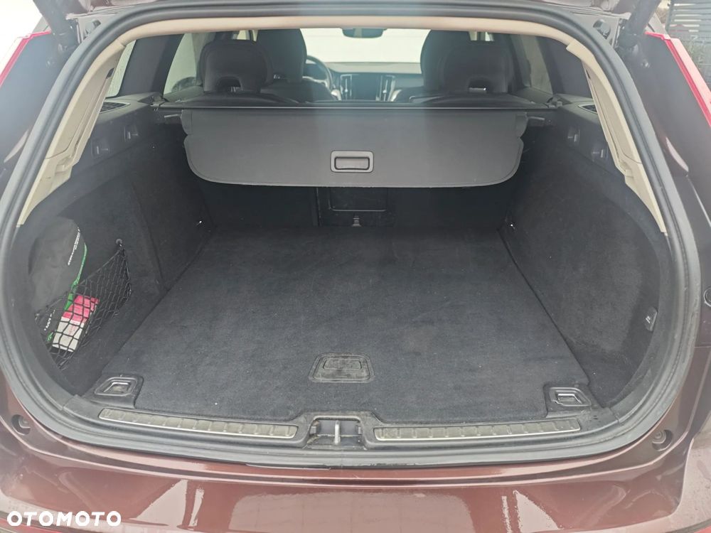 Volvo V60 Cross Country - 15