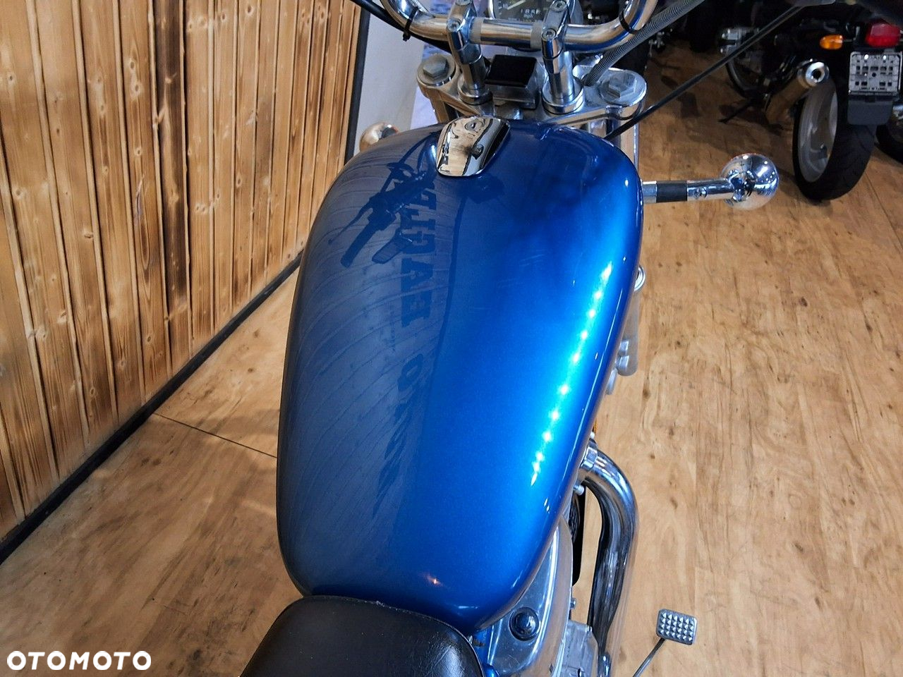 Suzuki Intruder - 7